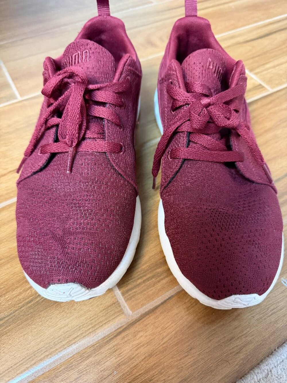 Puma  Men's Burgundy Red Sneakers Size 9 In Great Shape!!